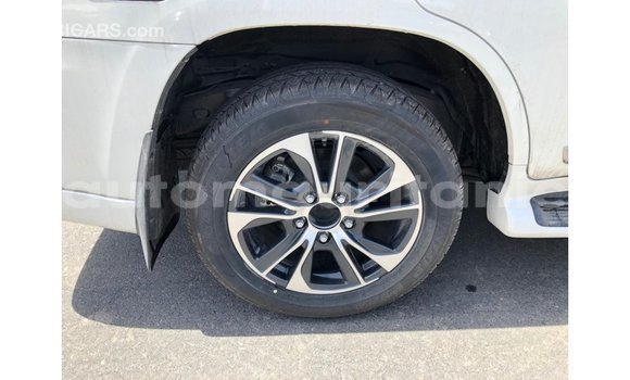 Buy Import Toyota Land Cruiser White Car in Import - Dubai in Adrar Buy Import Toyota Land Cruiser White Car in Import - Dubai in Adrar