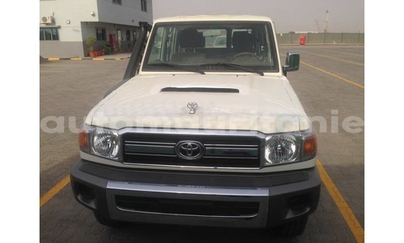 Buy Import Toyota Land Cruiser White Car in Import - Dubai in Adrar Buy Import Toyota Land Cruiser White Car in Import - Dubai in Adrar