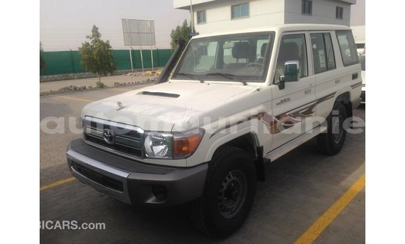 Buy Import Toyota Land Cruiser White Car in Import - Dubai in Adrar Buy Import Toyota Land Cruiser White Car in Import - Dubai in Adrar