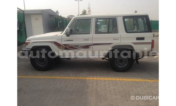Buy Import Toyota Land Cruiser White Car in Import - Dubai in Adrar Buy Import Toyota Land Cruiser White Car in Import - Dubai in Adrar