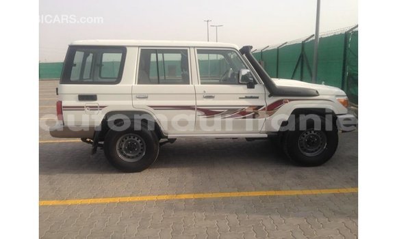 Buy Import Toyota Land Cruiser White Car in Import - Dubai in Adrar Buy Import Toyota Land Cruiser White Car in Import - Dubai in Adrar