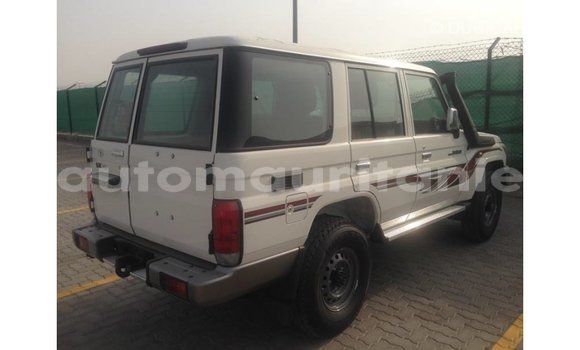 Buy Import Toyota Land Cruiser White Car in Import - Dubai in Adrar Buy Import Toyota Land Cruiser White Car in Import - Dubai in Adrar