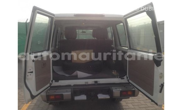Buy Import Toyota Land Cruiser White Car in Import - Dubai in Adrar Buy Import Toyota Land Cruiser White Car in Import - Dubai in Adrar