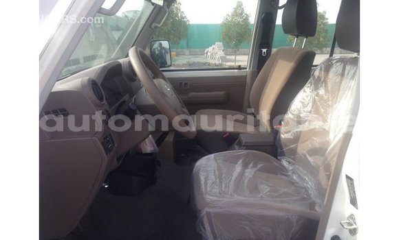 Buy Import Toyota Land Cruiser White Car in Import - Dubai in Adrar Buy Import Toyota Land Cruiser White Car in Import - Dubai in Adrar