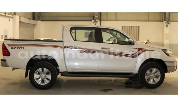 Buy Import Toyota Hilux White Car in Import - Dubai in Adrar Buy Import Toyota Hilux White Car in Import - Dubai in Adrar