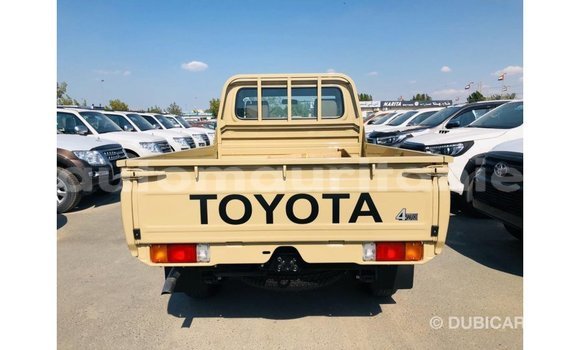 Buy Import Toyota Land Cruiser Beige Car in Import - Dubai in Adrar Buy Import Toyota Land Cruiser Beige Car in Import - Dubai in Adrar