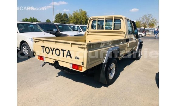 Buy Import Toyota Land Cruiser Beige Car in Import - Dubai in Adrar Buy Import Toyota Land Cruiser Beige Car in Import - Dubai in Adrar