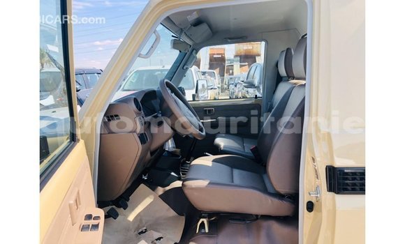 Buy Import Toyota Land Cruiser Beige Car in Import - Dubai in Adrar Buy Import Toyota Land Cruiser Beige Car in Import - Dubai in Adrar