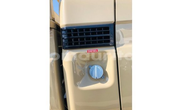 Buy Import Toyota Land Cruiser Beige Car in Import - Dubai in Adrar Buy Import Toyota Land Cruiser Beige Car in Import - Dubai in Adrar
