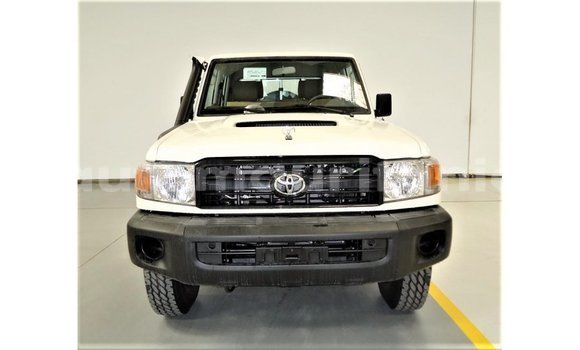 Buy Import Toyota Land Cruiser White Car in Import - Dubai in Adrar Buy Import Toyota Land Cruiser White Car in Import - Dubai in Adrar
