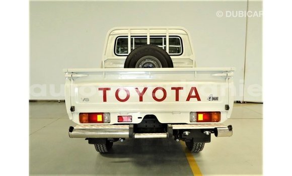 Buy Import Toyota Land Cruiser White Car in Import - Dubai in Adrar Buy Import Toyota Land Cruiser White Car in Import - Dubai in Adrar