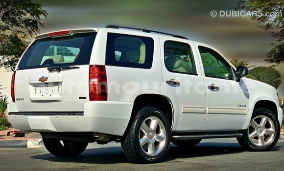 Acheter Import Voiture Chevrolet Tahoe Blanc à Import - Dubai, Adrar Acheter Import Voiture Chevrolet Tahoe Blanc à Import - Dubai, Adrar