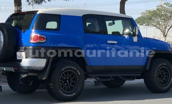 Acheter Import Voiture Toyota FJ Cruiser Bleu à Import - Dubai, Adrar Acheter Import Voiture Toyota FJ Cruiser Bleu à Import - Dubai, Adrar