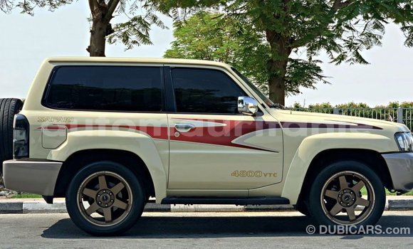 Acheter Import Voiture Nissan Patrol Beige à Import - Dubai, Adrar Acheter Import Voiture Nissan Patrol Beige à Import - Dubai, Adrar