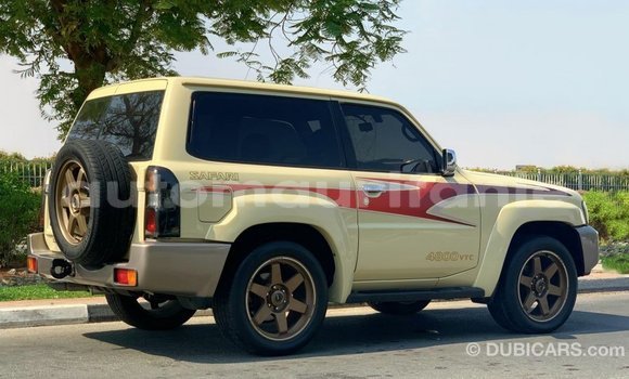 Acheter Import Voiture Nissan Patrol Beige à Import - Dubai, Adrar Acheter Import Voiture Nissan Patrol Beige à Import - Dubai, Adrar