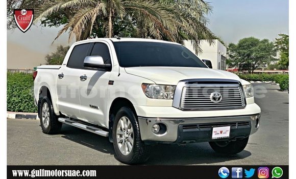 Acheter Import Voiture Toyota Tundra Blanc à Import - Dubai, Adrar Acheter Import Voiture Toyota Tundra Blanc à Import - Dubai, Adrar