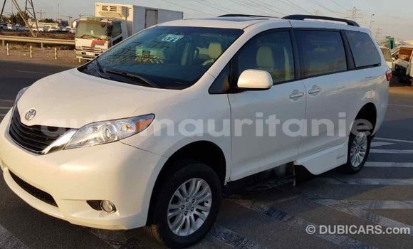 Acheter Import Voiture Toyota Sienna Blanc à Import - Dubai, Adrar Acheter Import Voiture Toyota Sienna Blanc à Import - Dubai, Adrar