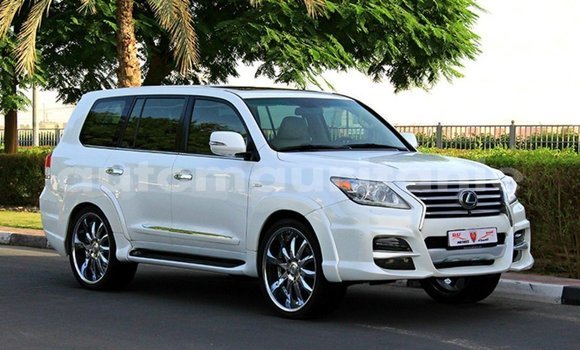 Acheter Import Voiture Lexus LX Blanc à Import - Dubai, Adrar Acheter Import Voiture Lexus LX Blanc à Import - Dubai, Adrar