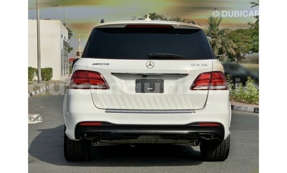 Acheter Import Voiture Mercedes-Benz GLE Blanc à Import - Dubai, Adrar Acheter Import Voiture Mercedes-Benz GLE Blanc à Import - Dubai, Adrar