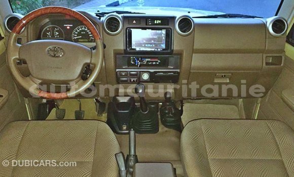 Acheter Import Voiture Toyota Land Cruiser Beige à Import - Dubai, Adrar Acheter Import Voiture Toyota Land Cruiser Beige à Import - Dubai, Adrar