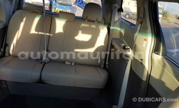 Acheter Import Voiture Toyota Sienna Blanc à Import - Dubai, Adrar Acheter Import Voiture Toyota Sienna Blanc à Import - Dubai, Adrar