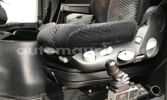 Buy Used Mercedes-Benz A-klasse Red Car in Adel Bagrou in Hodh ech Chargui Buy Used Mercedes-Benz A-klasse Red Car in Adel Bagrou in Hodh ech Chargui