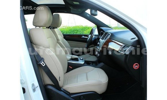 Acheter Import Voiture Mercedes-Benz 190 Blanc à Import - Dubai, Adrar Acheter Import Voiture Mercedes-Benz 190 Blanc à Import - Dubai, Adrar