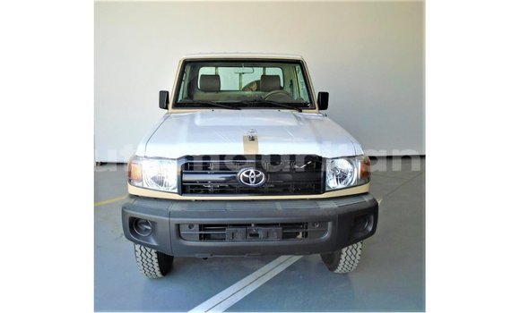 Buy Import Toyota Land Cruiser Beige Car in Import - Dubai in Adrar Buy Import Toyota Land Cruiser Beige Car in Import - Dubai in Adrar