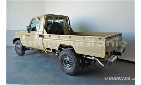 Buy Import Toyota Land Cruiser Beige Car in Import - Dubai in Adrar Buy Import Toyota Land Cruiser Beige Car in Import - Dubai in Adrar