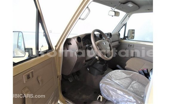 Buy Import Toyota Land Cruiser Beige Car in Import - Dubai in Adrar Buy Import Toyota Land Cruiser Beige Car in Import - Dubai in Adrar