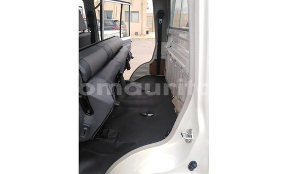 Buy Import Toyota Land Cruiser White Car in Import - Dubai in Adrar Buy Import Toyota Land Cruiser White Car in Import - Dubai in Adrar