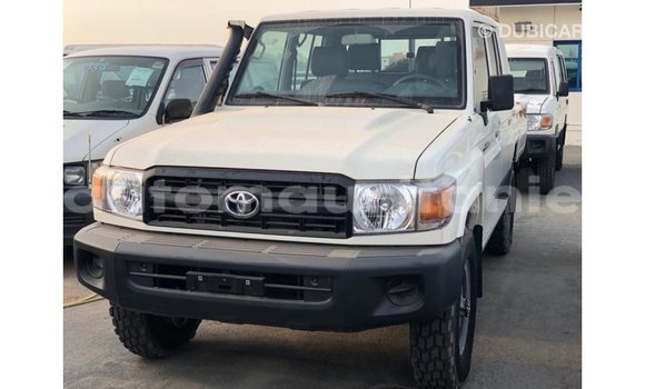 Buy Import Toyota Land Cruiser White Car in Import - Dubai in Adrar Buy Import Toyota Land Cruiser White Car in Import - Dubai in Adrar