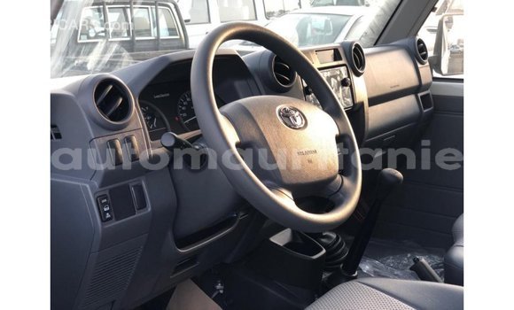 Buy Import Toyota Land Cruiser White Car in Import - Dubai in Adrar Buy Import Toyota Land Cruiser White Car in Import - Dubai in Adrar