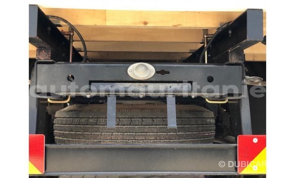 Buy Import Mitsubishi Carisma White Car in Import - Dubai in Adrar Buy Import Mitsubishi Carisma White Car in Import - Dubai in Adrar