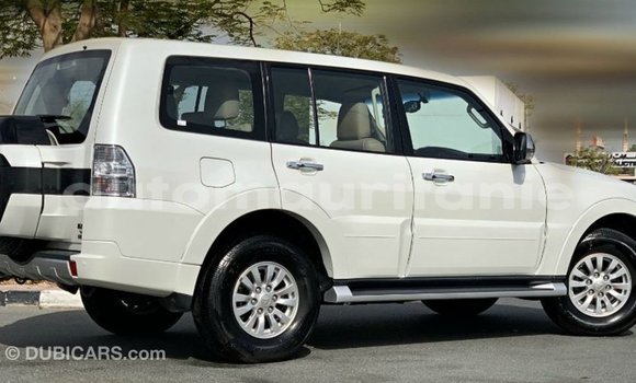 Acheter Import Voiture Mitsubishi Pajero Blanc à Import - Dubai, Adrar Acheter Import Voiture Mitsubishi Pajero Blanc à Import - Dubai, Adrar
