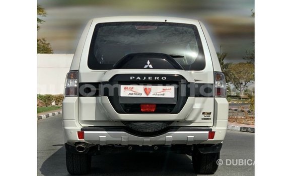 Acheter Import Voiture Mitsubishi Pajero Blanc à Import - Dubai, Adrar Acheter Import Voiture Mitsubishi Pajero Blanc à Import - Dubai, Adrar