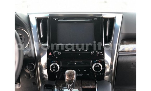 Buy Import Toyota Alphard White Car in Import - Dubai in Adrar Buy Import Toyota Alphard White Car in Import - Dubai in Adrar