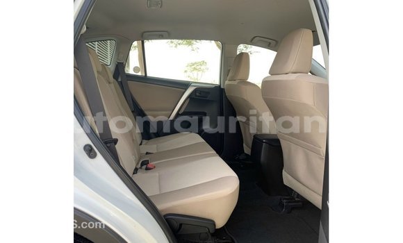 Acheter Import Utilitaire Toyota HiAce Blanc à Import - Dubai, Adrar Acheter Import Utilitaire Toyota HiAce Blanc à Import - Dubai, Adrar