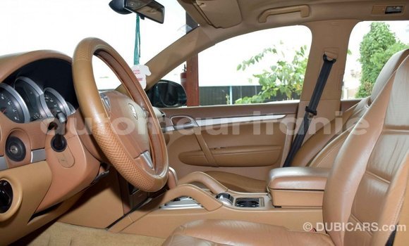 Buy Import Porsche Cayenne Green Car in Import - Dubai in Adrar Buy Import Porsche Cayenne Green Car in Import - Dubai in Adrar