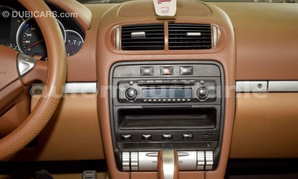 Buy Import Porsche Cayenne Green Car in Import - Dubai in Adrar Buy Import Porsche Cayenne Green Car in Import - Dubai in Adrar