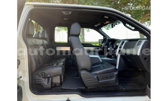 Acheter Import Voiture Ford Club Wagon Beige à Import - Dubai, Adrar Acheter Import Voiture Ford Club Wagon Beige à Import - Dubai, Adrar