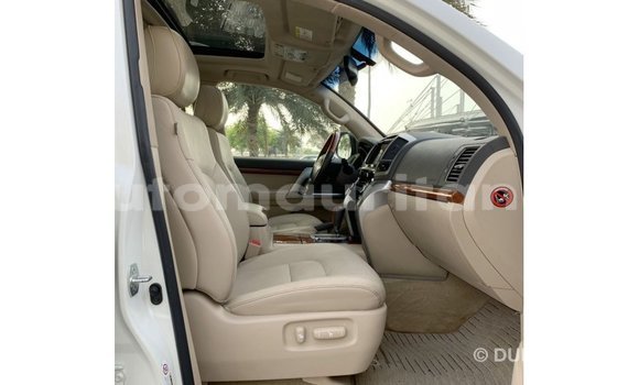 Acheter Import Voiture Toyota Land Cruiser Blanc à Import - Dubai, Adrar Acheter Import Voiture Toyota Land Cruiser Blanc à Import - Dubai, Adrar