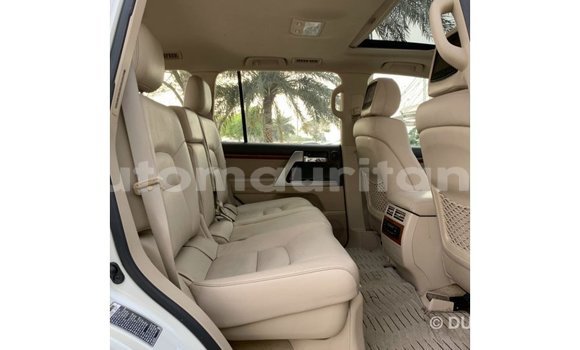 Acheter Import Voiture Toyota Land Cruiser Blanc à Import - Dubai, Adrar Acheter Import Voiture Toyota Land Cruiser Blanc à Import - Dubai, Adrar