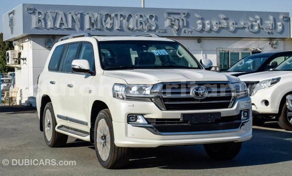Acheter Import Voiture Toyota Land Cruiser Blanc à Import - Dubai, Adrar Acheter Import Voiture Toyota Land Cruiser Blanc à Import - Dubai, Adrar