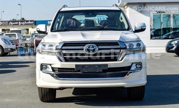 Acheter Import Voiture Toyota Land Cruiser Blanc à Import - Dubai, Adrar Acheter Import Voiture Toyota Land Cruiser Blanc à Import - Dubai, Adrar