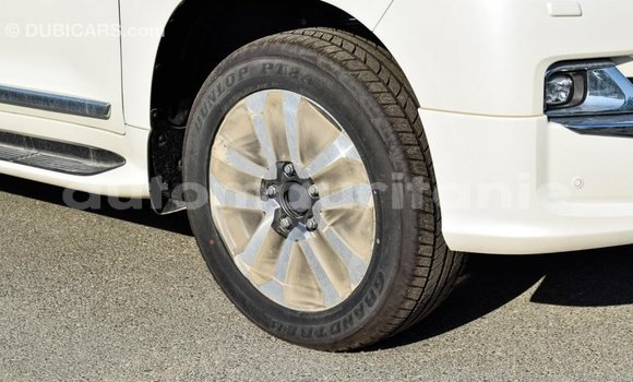 Acheter Import Voiture Toyota Land Cruiser Blanc à Import - Dubai, Adrar Acheter Import Voiture Toyota Land Cruiser Blanc à Import - Dubai, Adrar