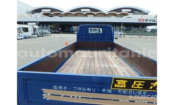 Acheter Import Utilitaire Toyota HiAce Bleu à Import - Dubai, Adrar Acheter Import Utilitaire Toyota HiAce Bleu à Import - Dubai, Adrar