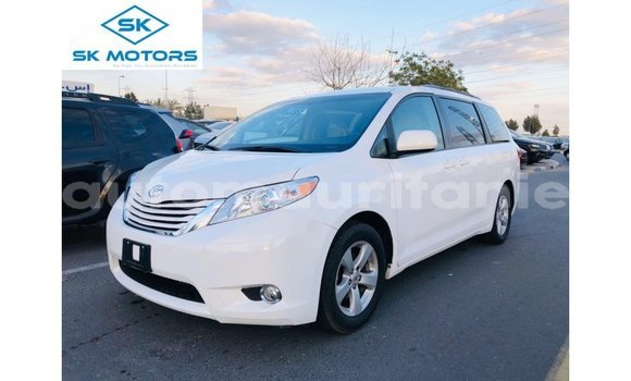 Buy Import Toyota Sienna White Car in Import - Dubai in Adrar