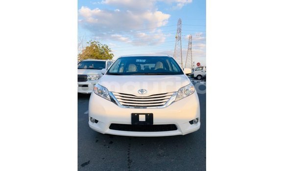 Buy Import Toyota Sienna White Car in Import - Dubai in Adrar Buy Import Toyota Sienna White Car in Import - Dubai in Adrar