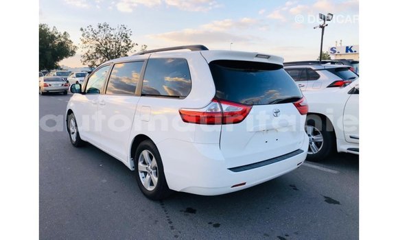Buy Import Toyota Sienna White Car in Import - Dubai in Adrar Buy Import Toyota Sienna White Car in Import - Dubai in Adrar